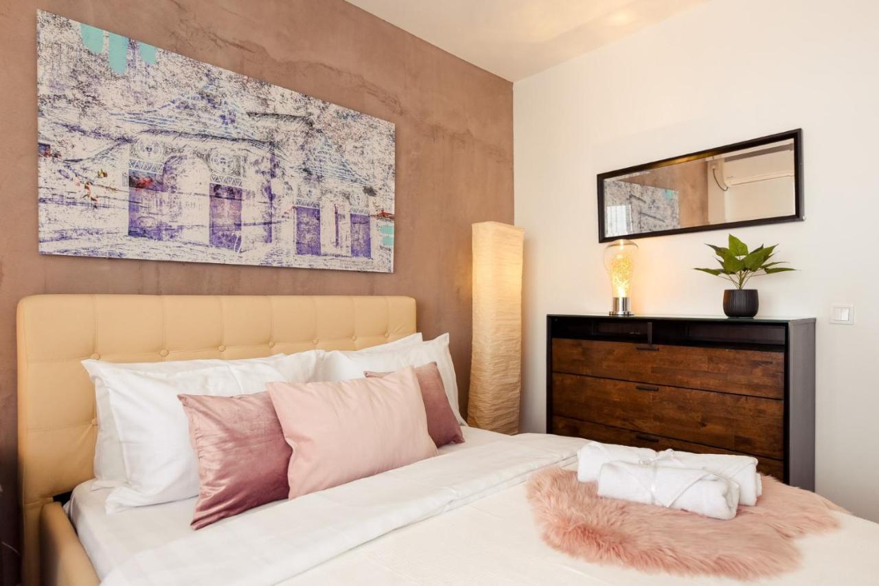 Spectacular Views & Modern Comfort: Your Dream Duplex In Central Bucharest 아파트 외부 사진