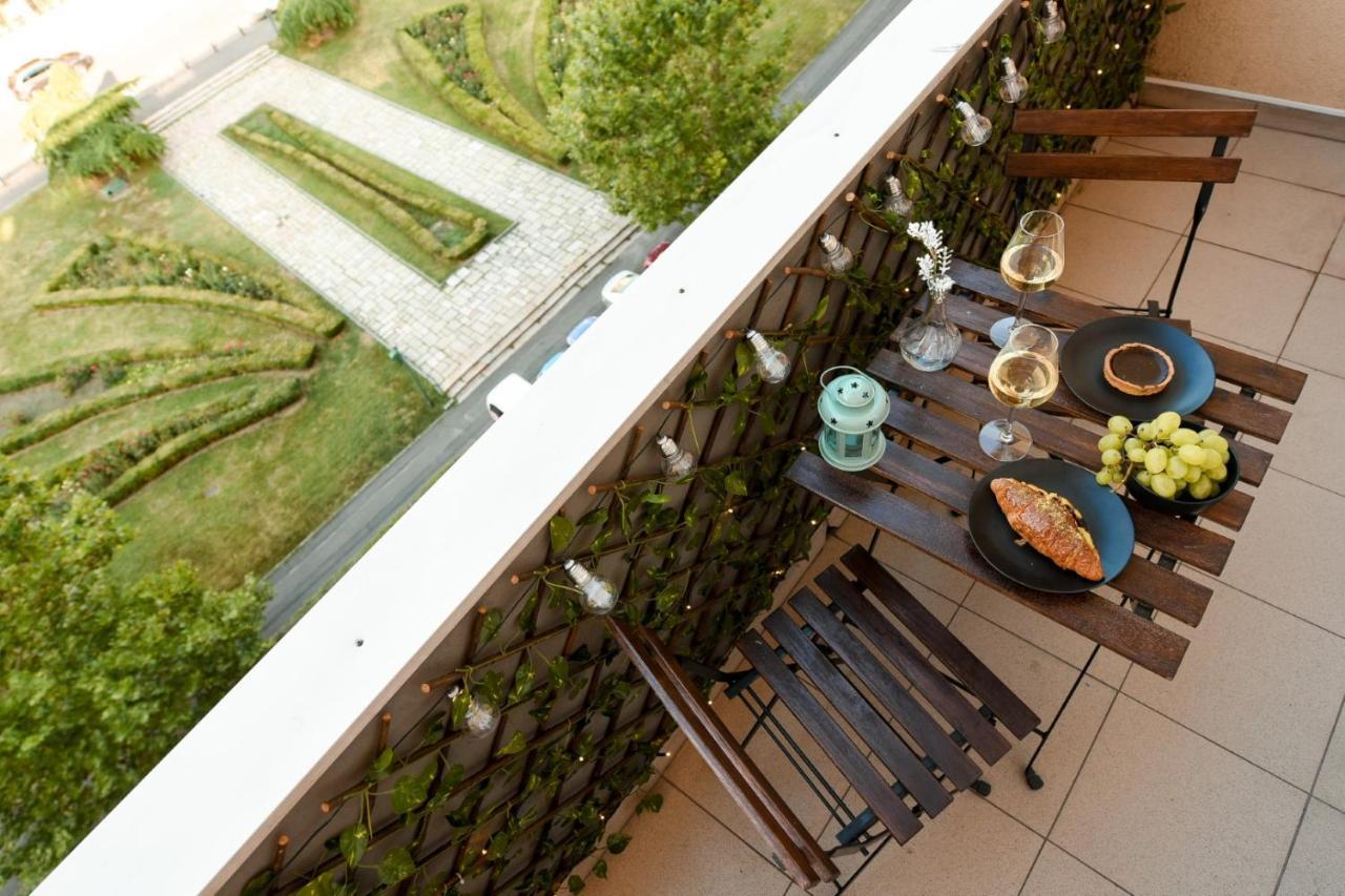Spectacular Views & Modern Comfort: Your Dream Duplex In Central Bucharest 아파트 외부 사진